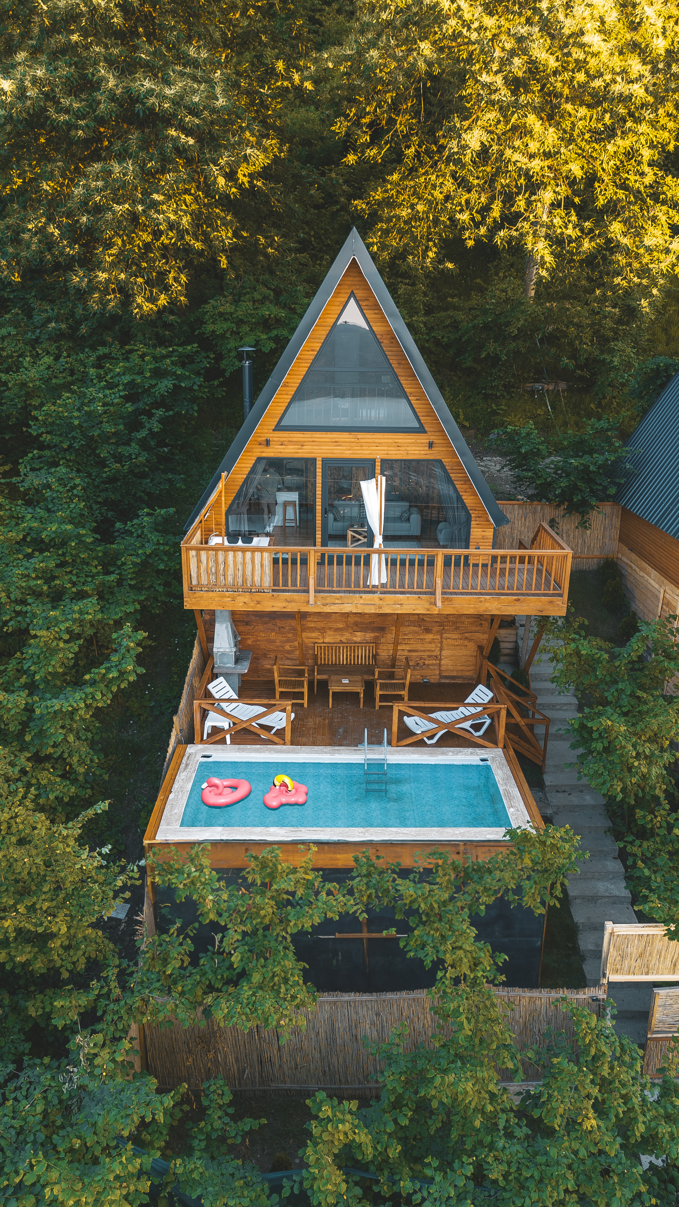 Orman Manzaralı Sapanca Bungalovlar , Tiny House’lar ve Villalar: Doğanın İçinde Sade ve Şık Bir Tatil